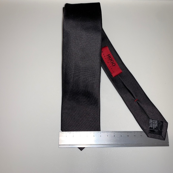 Hugo Boss Red Label Pure Silk Jacquard Black Skinny Tie Made in Italy, NEW - Picture 3 of 6